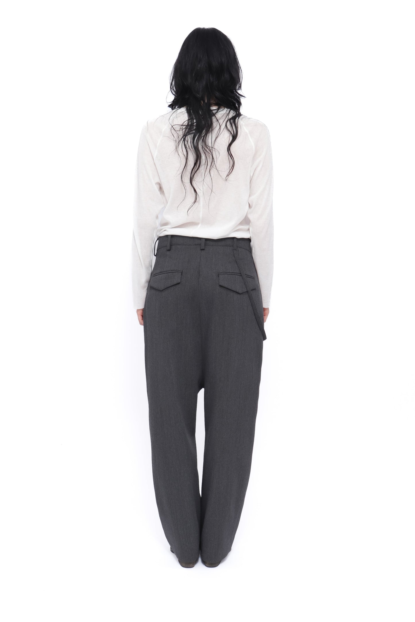 PANTALON À FOURCHE BASSE GRIS