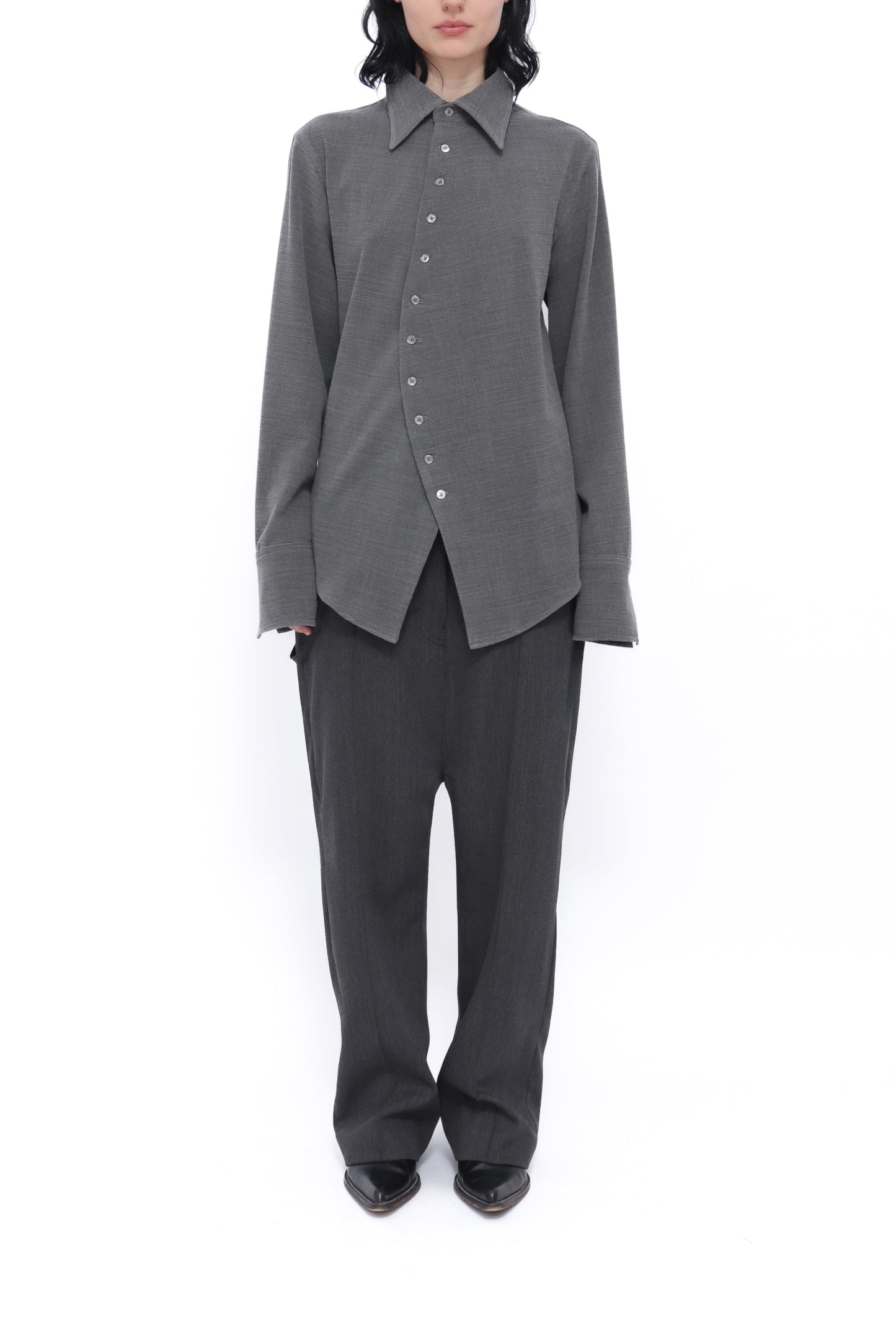 CHEMISE CLASSIQUE COURBÉE COL CLASSIQUE EN LAINE GRISE