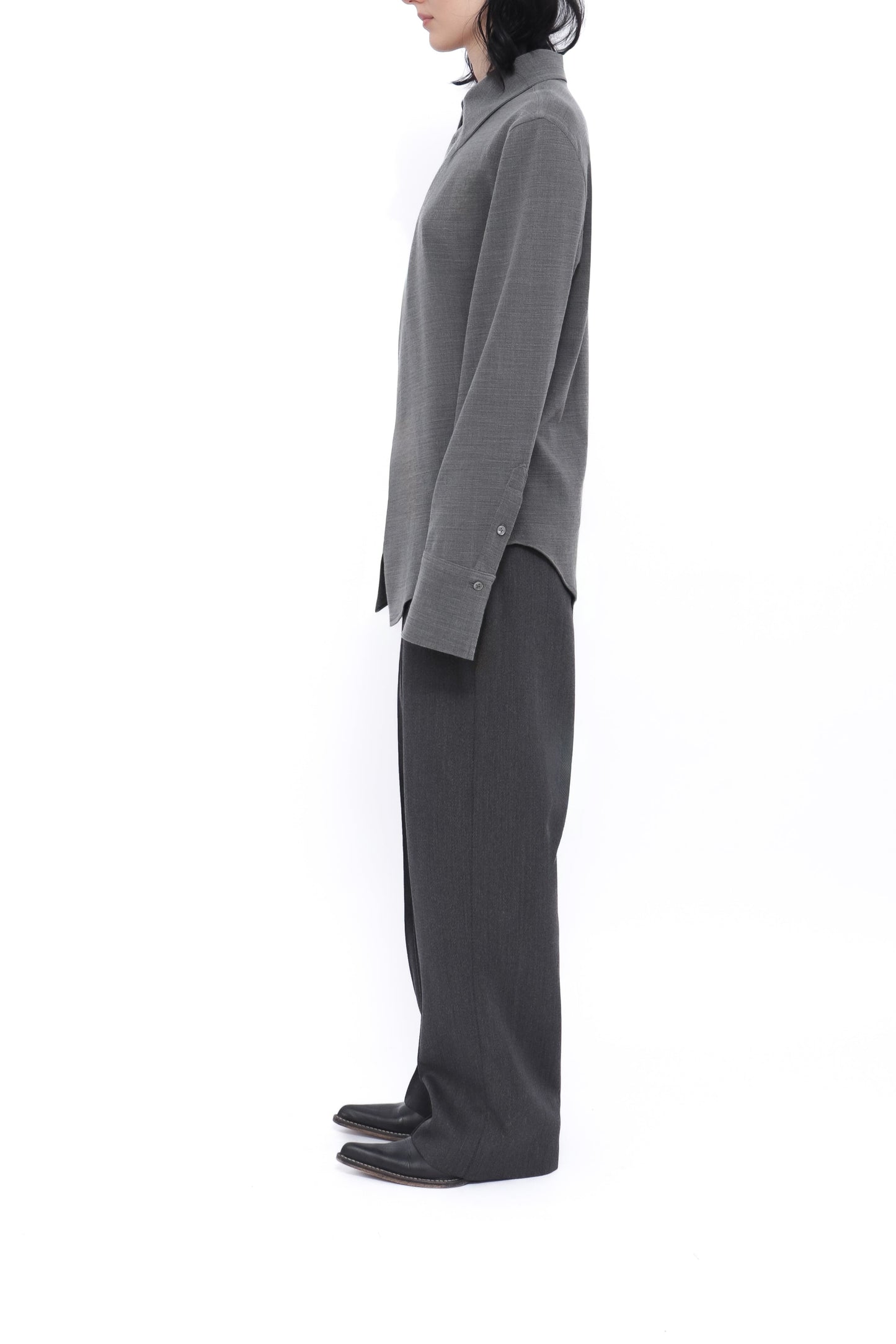 CHEMISE CLASSIQUE COURBÉE COL CLASSIQUE EN LAINE GRISE