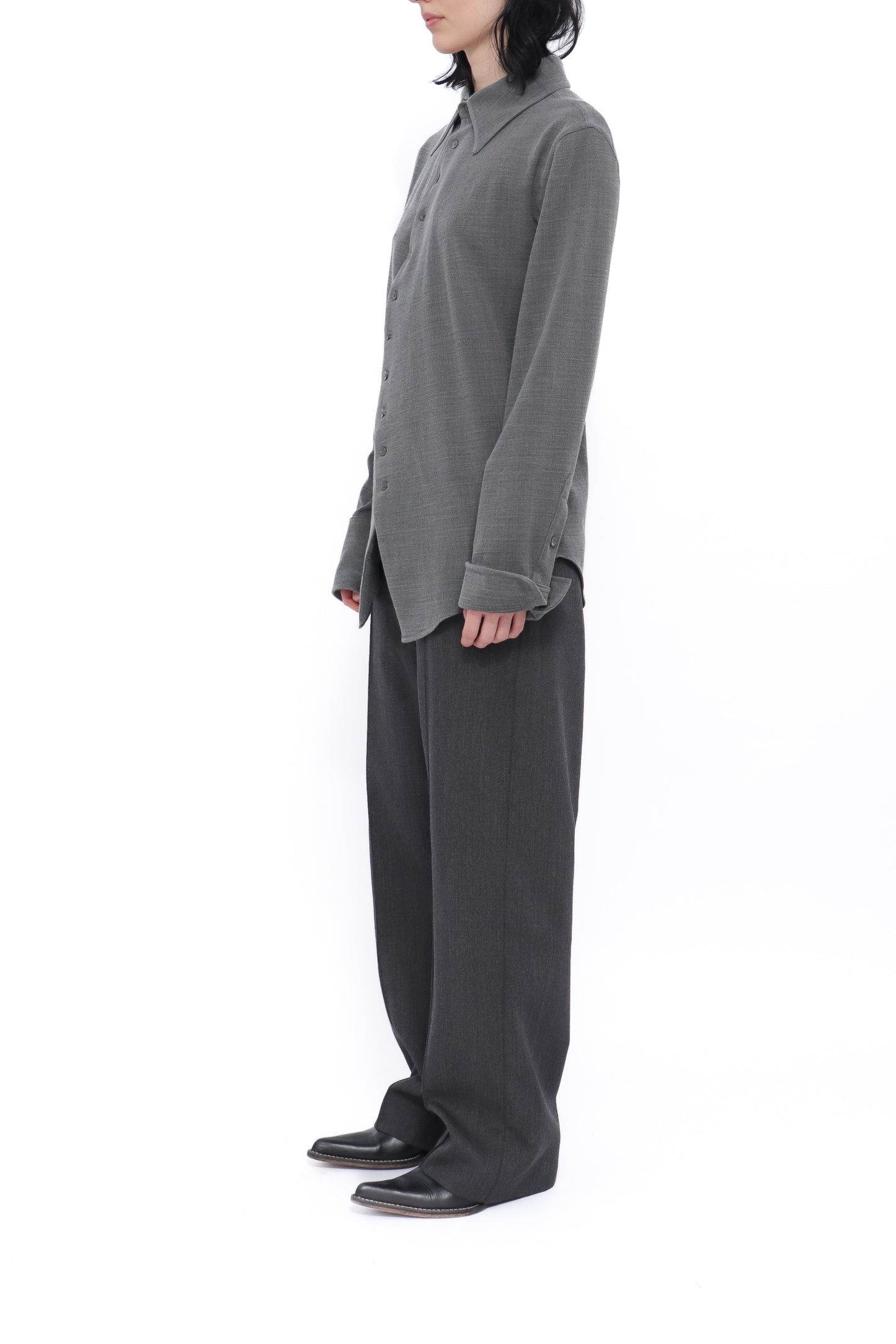 CHEMISE CLASSIQUE COURBÉE COL CLASSIQUE EN LAINE GRISE