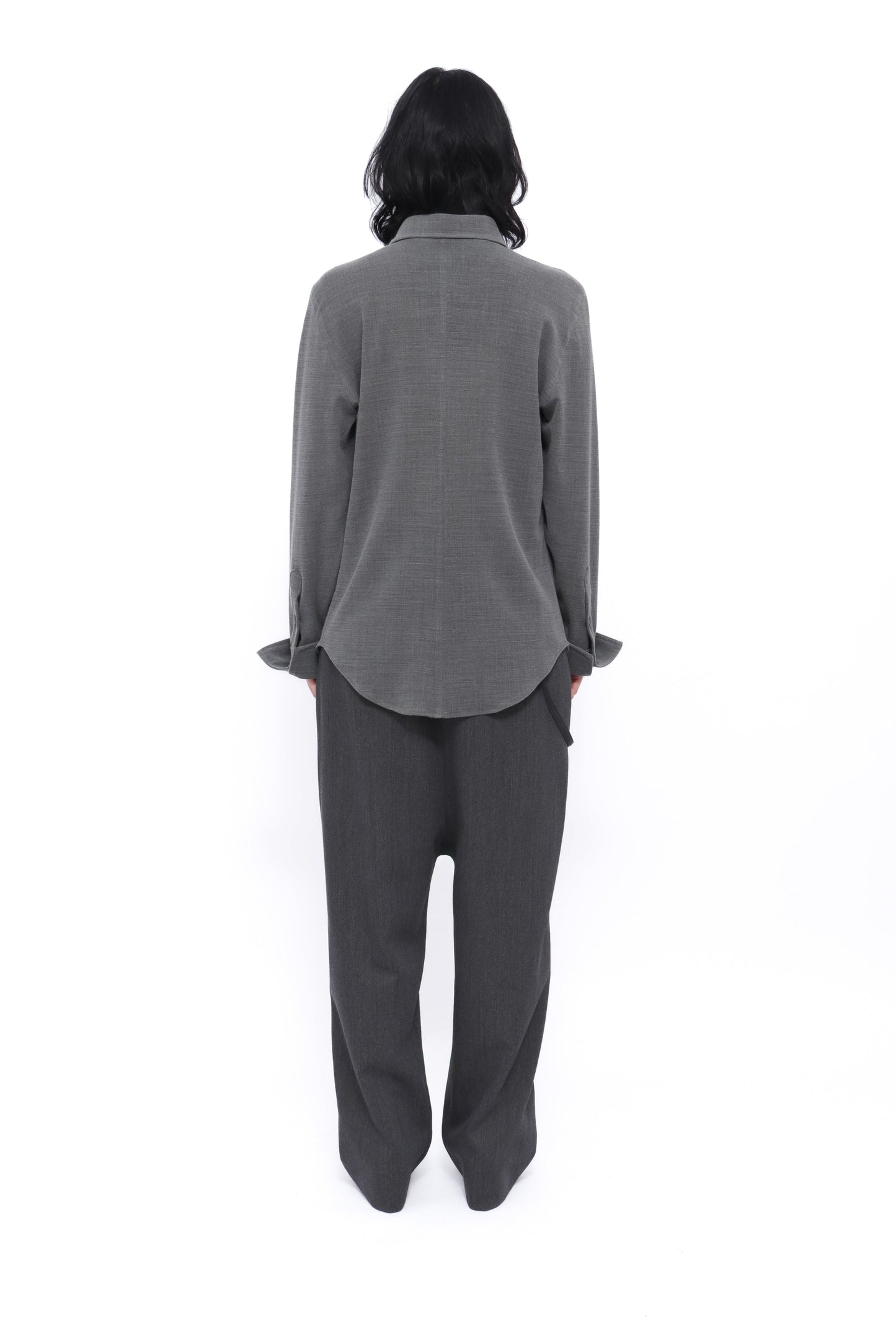CHEMISE CLASSIQUE COURBÉE COL CLASSIQUE EN LAINE GRISE