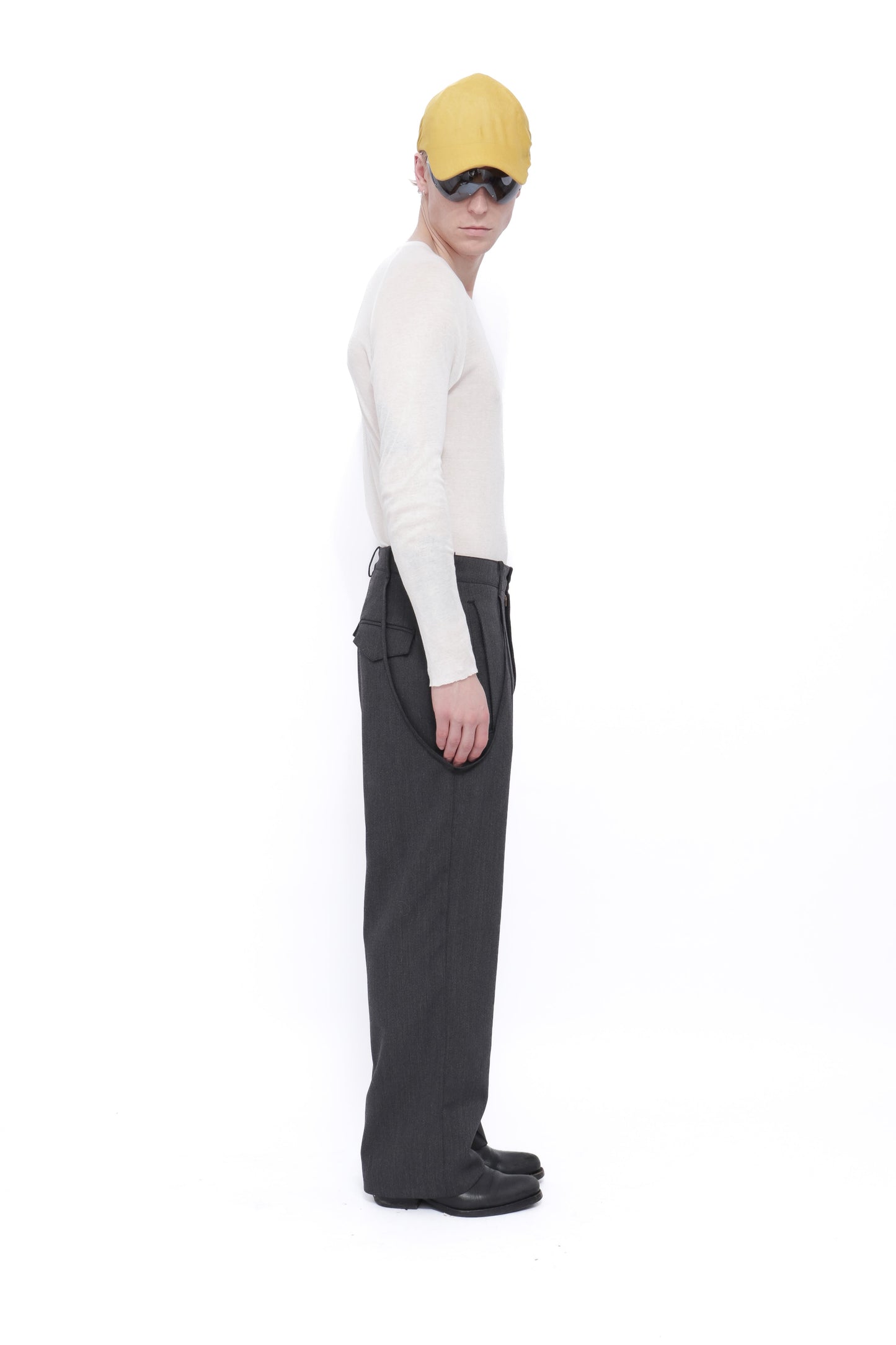 PANTALON À FOURCHE BASSE GRIS