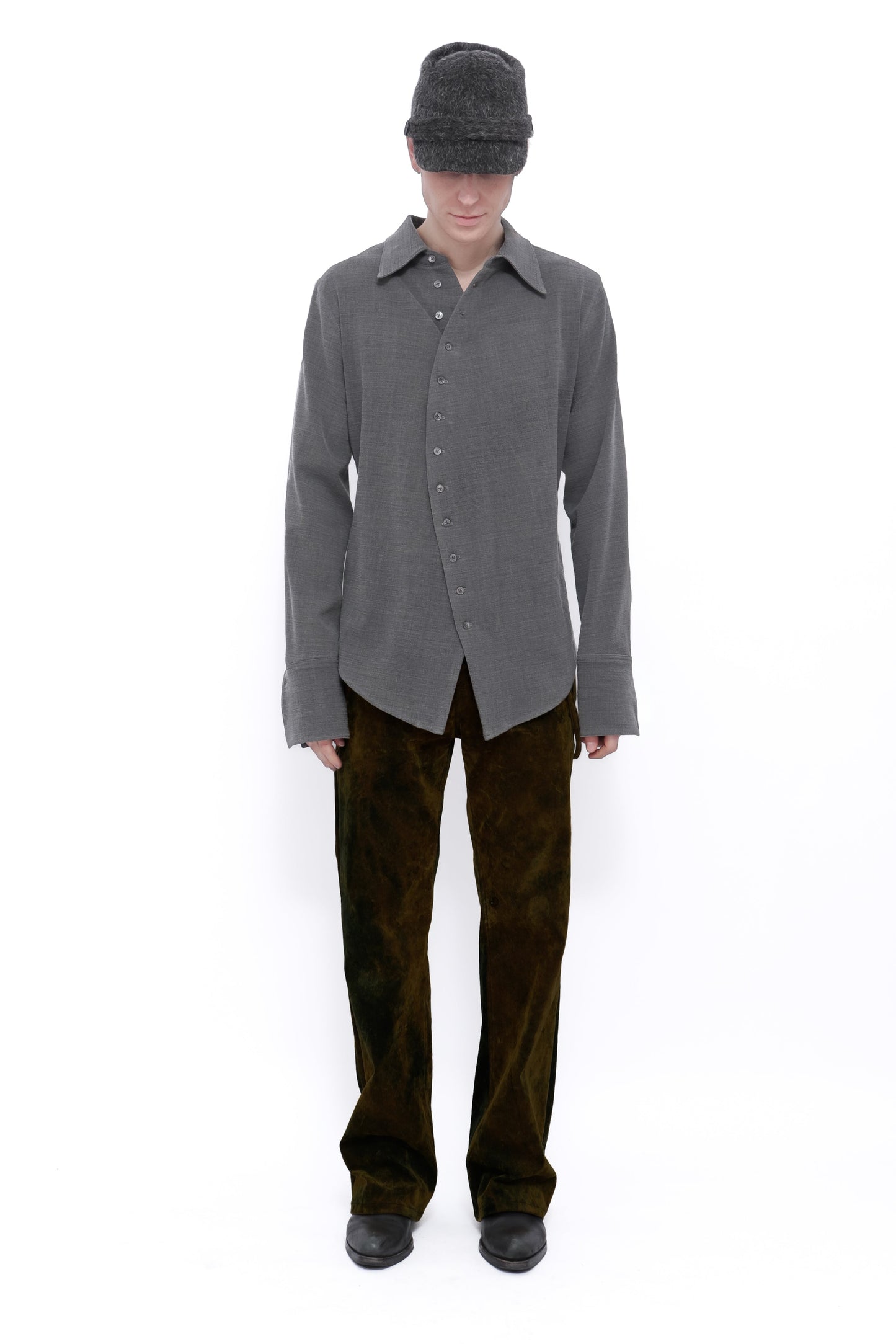 CHEMISE CLASSIQUE COURBÉE COL CLASSIQUE EN LAINE GRISE